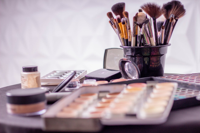 Be Your Makeup Artist