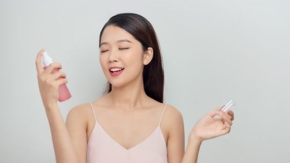 Finish your makeup with a makeup setting spray